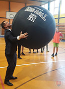 Minister školstva Juraj Draxler a kin-ballová lopta